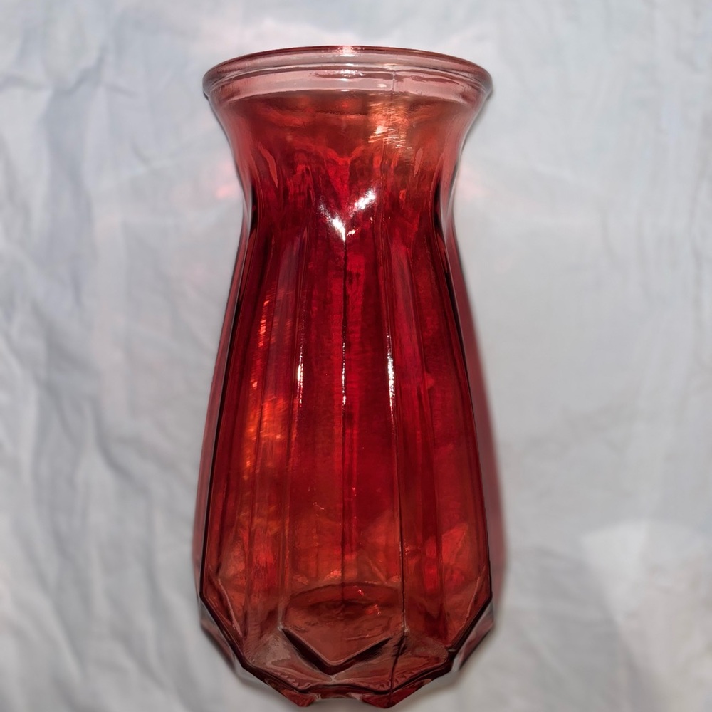 🌹Elegant XL Holiday/ Christmas Red Glass Vase for Floral Bouquets.